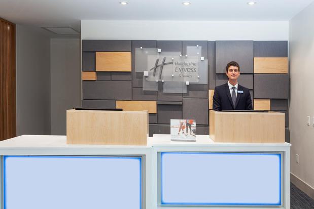 Images Holiday Inn Express & Suites Ft. Lauderdale Airport/Cruise by IHG