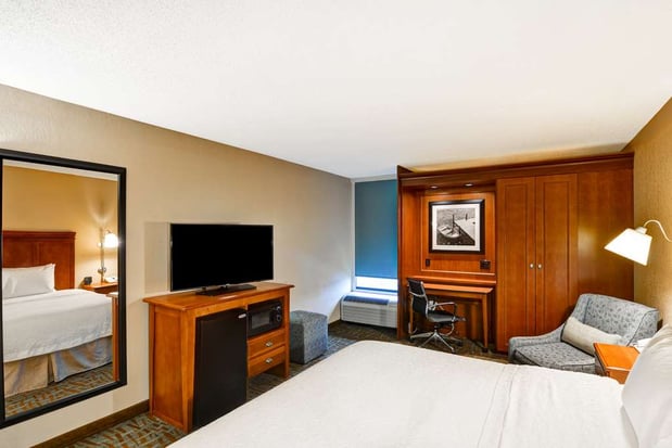 Images Hampton Inn Hendersonville