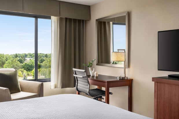 Images Crowne Plaza Auburn Hills by IHG