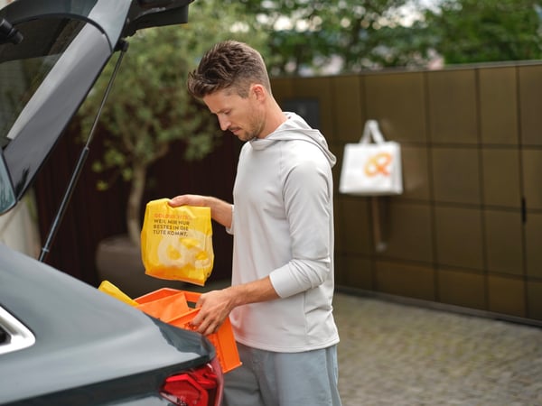 Morgengold bringt frische Brötchen direkt an die Haustür – in zahlreichen Städten und Regionen in Deutschland und Österreich. Ob werktags, an Sonntagen oder an Feiertagen, unser zuverlässiger Brötchenlieferservice sorgt für ein entspanntes Frühstück...