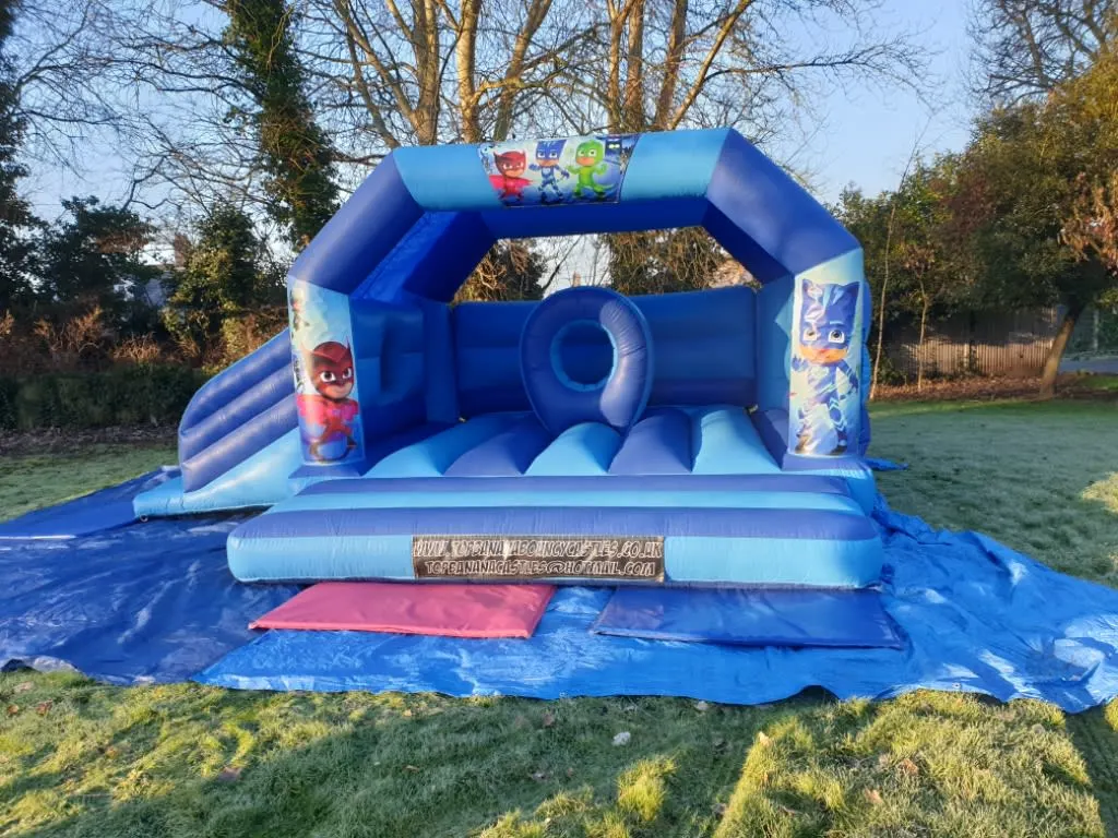 Images Top Banana Bouncy Castles
