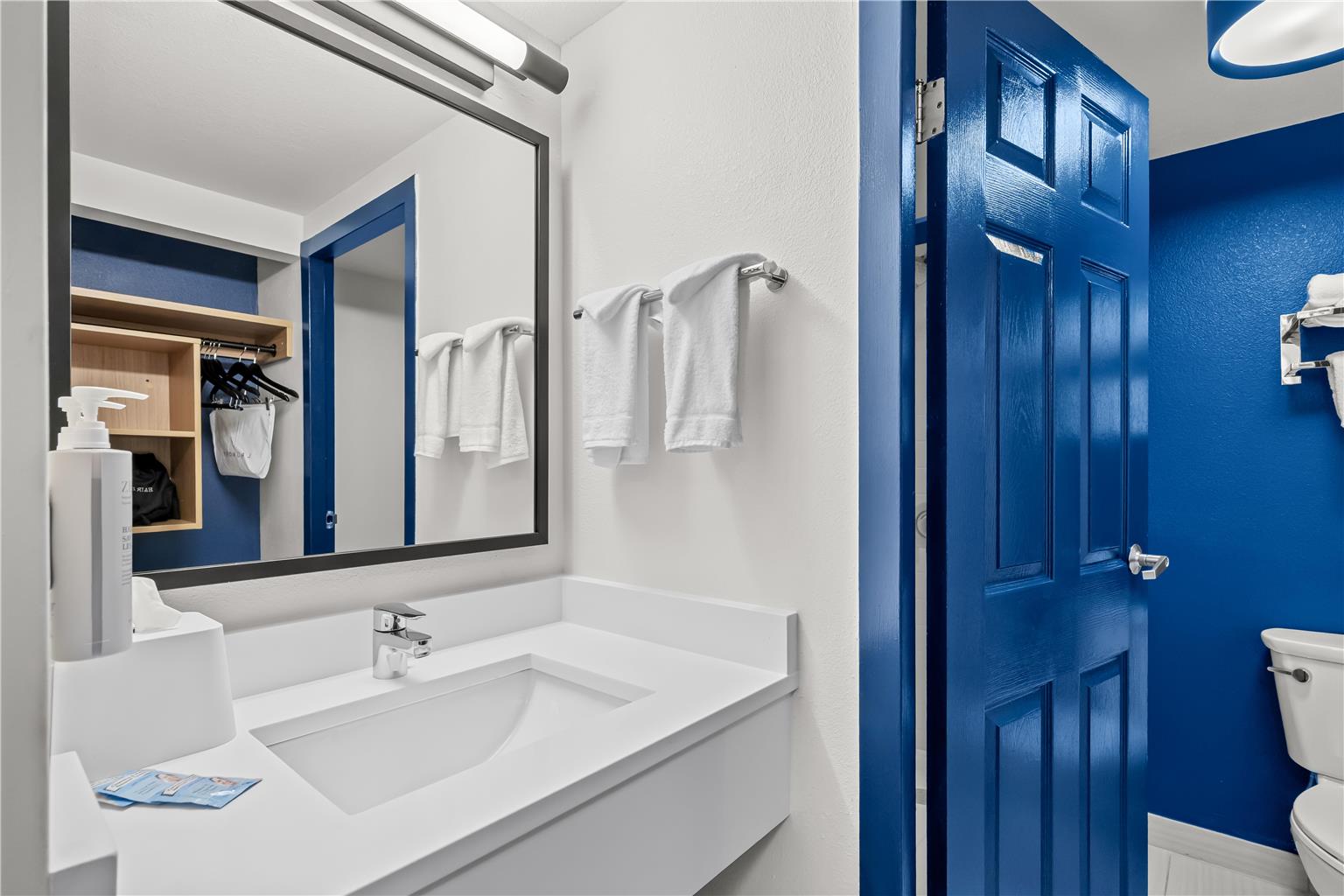Guest room bath 