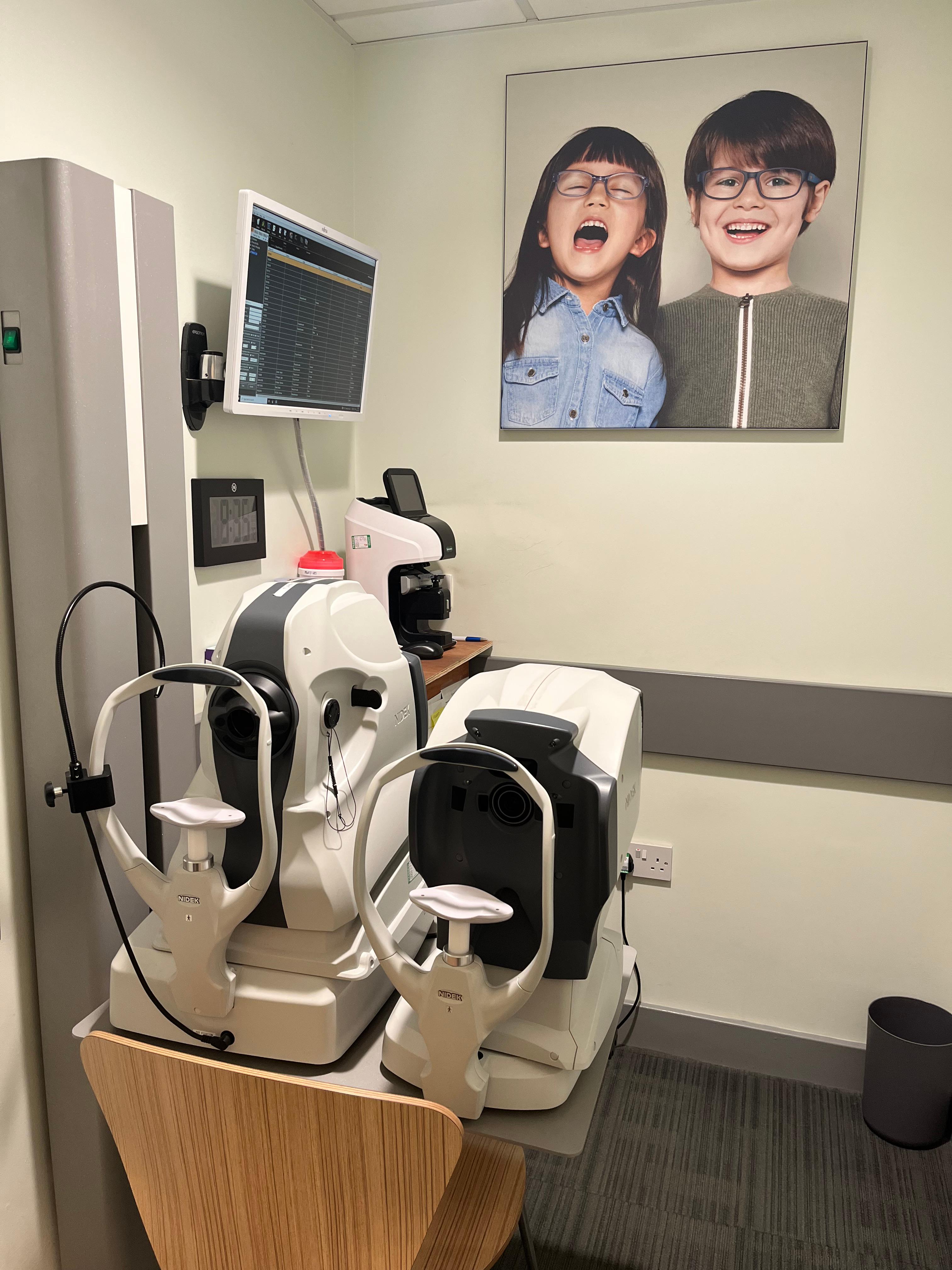 Specsavers Opticians and Audiologists - Thurles 7