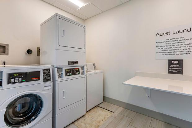 Images Holiday Inn Express & Suites Phoenix Dwtn - State Capitol by IHG