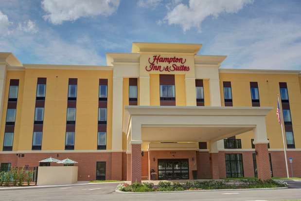 Images Hampton Inn & Suites Tampa Busch Gardens Area
