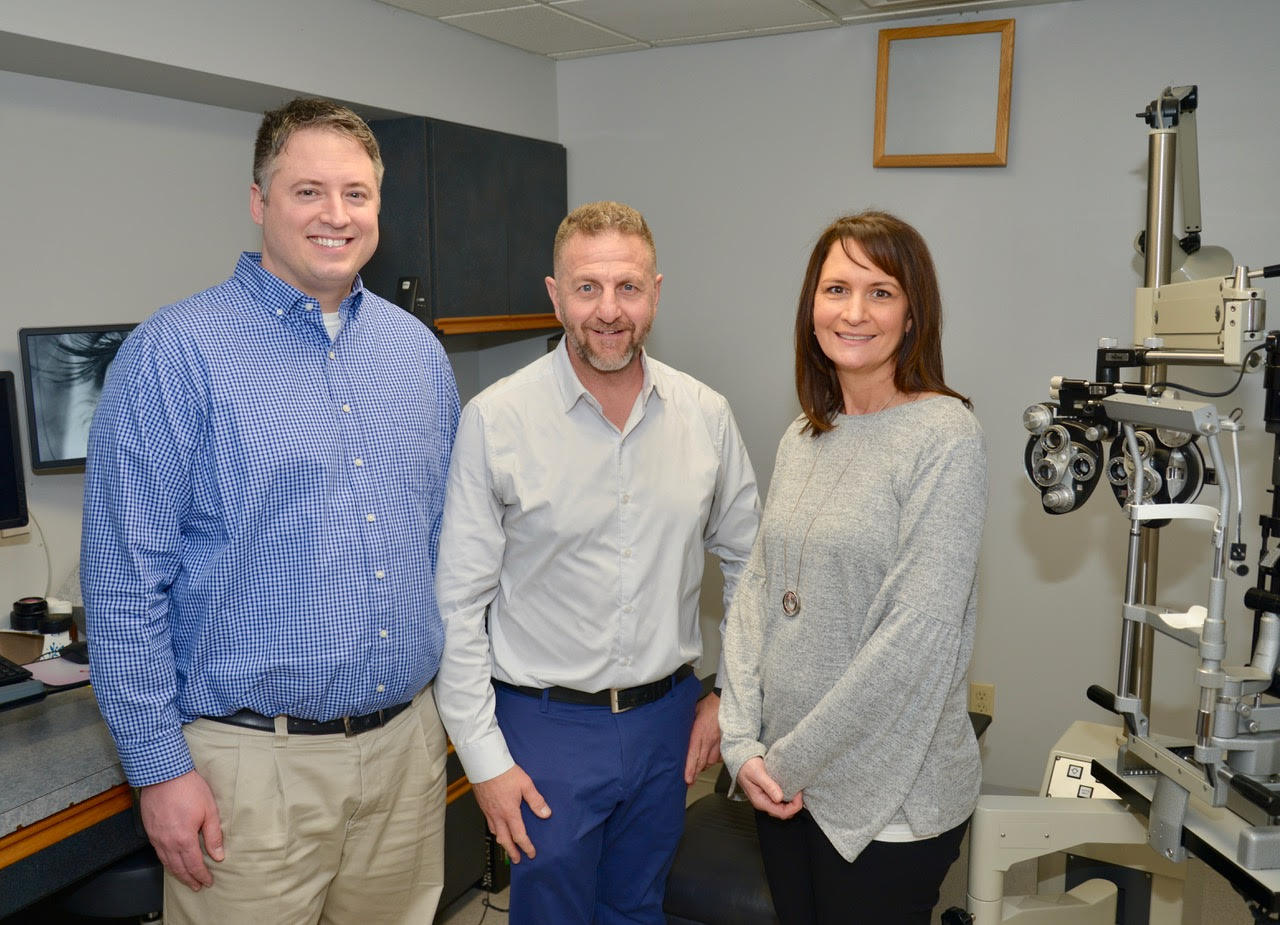 Doctors of Deen-Gross Eye Centers | Hobart, IN