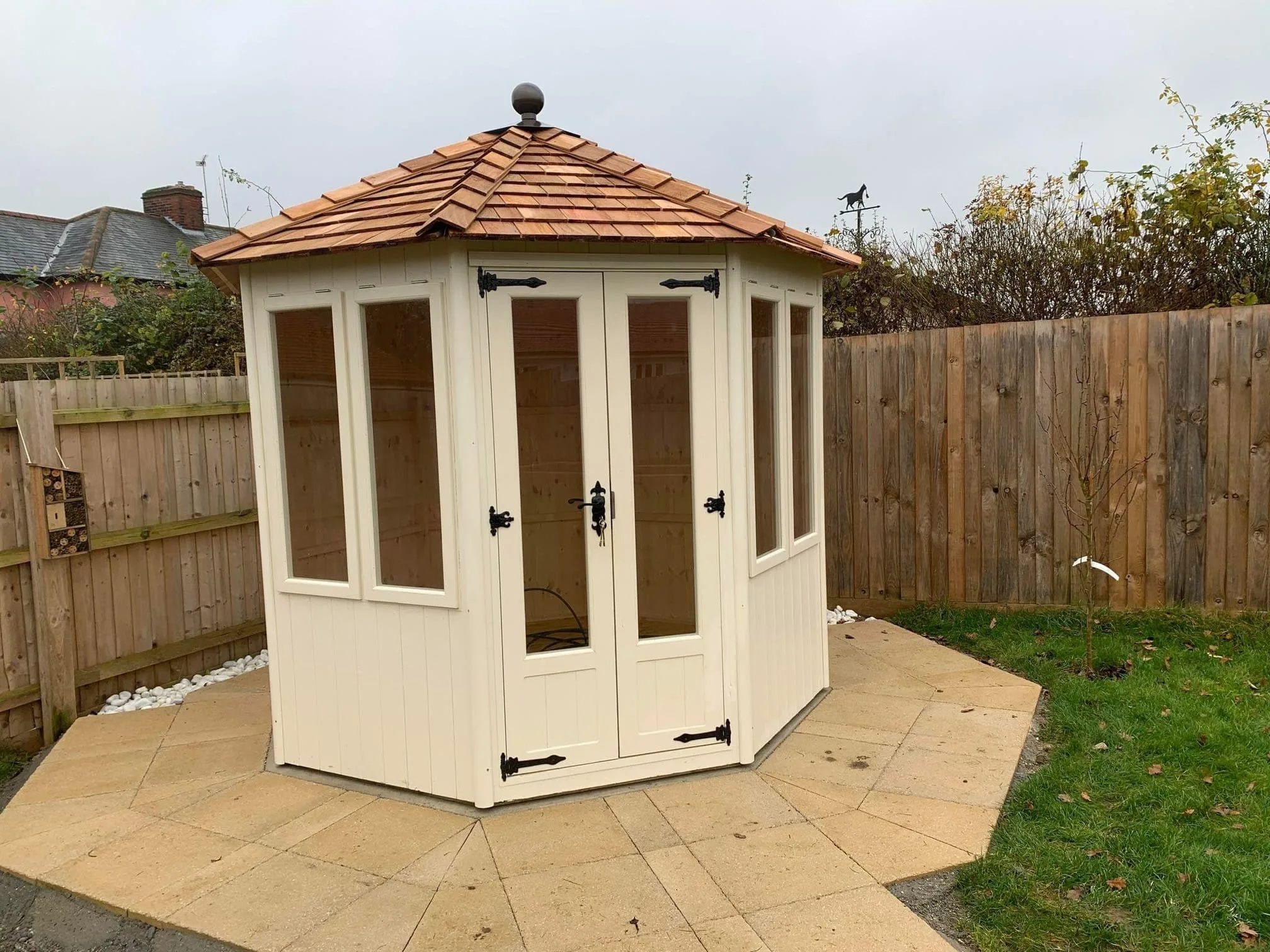 Images Herts Garden Buildings