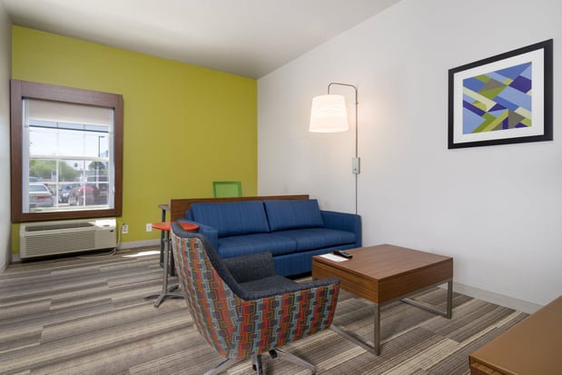 Images Holiday Inn Express & Suites Phoenix Airport by IHG