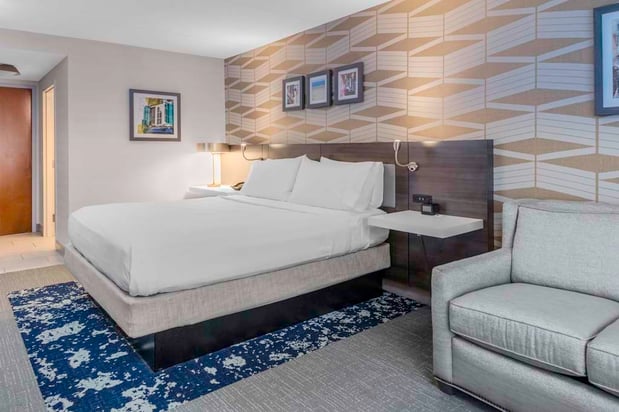 Images Hilton Garden Inn Freeport Downtown