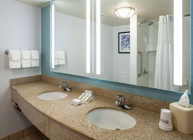Images Hilton Garden Inn Chicago OHare Airport