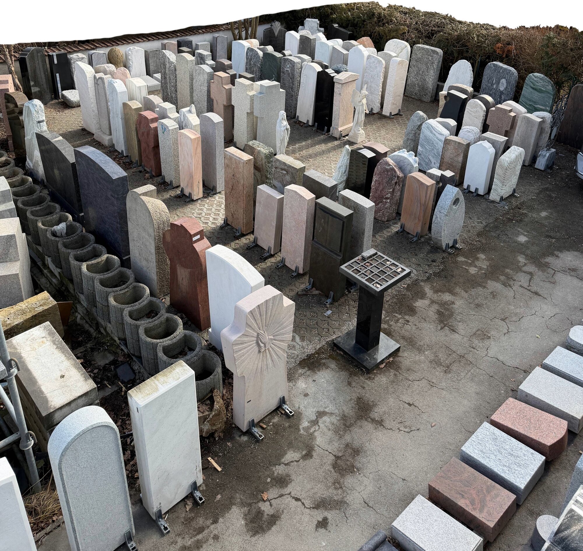 Ludwig Schneider - Denkmale und Steinbau AG - Steinmetz & Grabsteine München, Unterhachinger Straße 15 in München