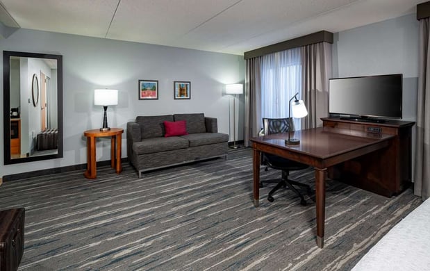 Images Hampton Inn & Suites St. Louis at Forest Park