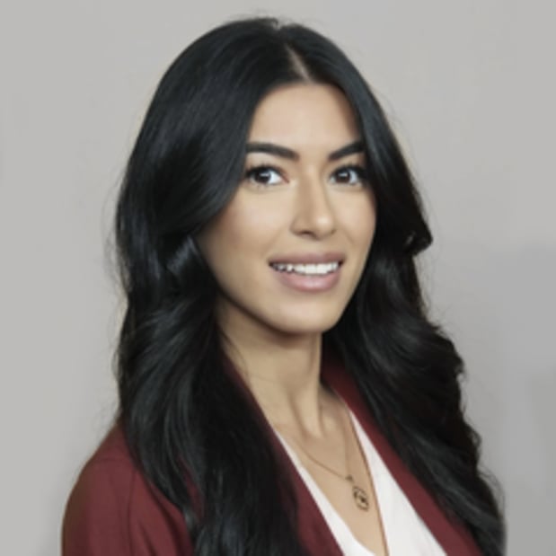 Images Edward Jones - Financial Advisor: Yasmine El-Badewi