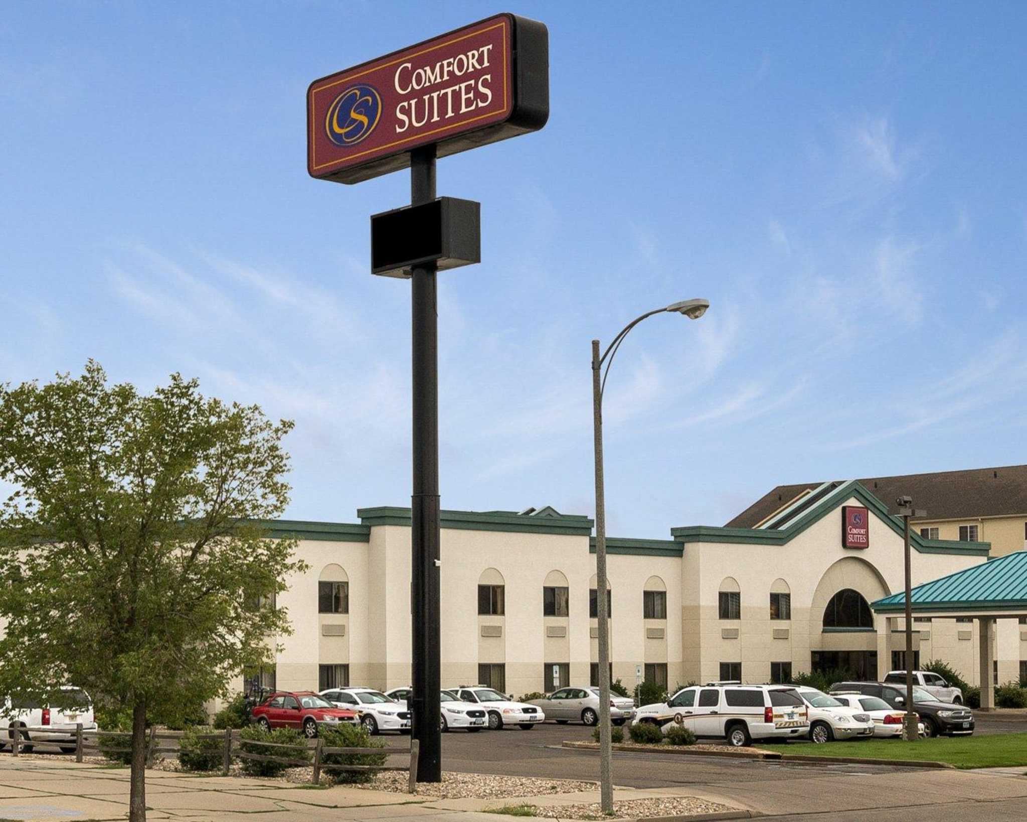 Comfort Suites in Bismarck, ND - (701) 223-4...