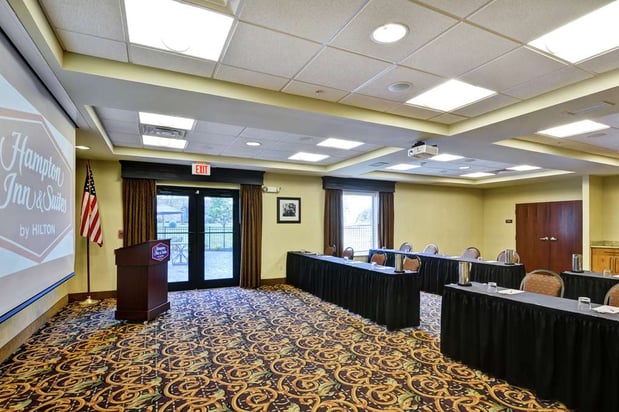 Images Hampton Inn & Suites New Hartford