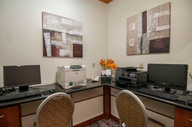 Images Holiday Inn Express & Suites Bakersfield Central by IHG