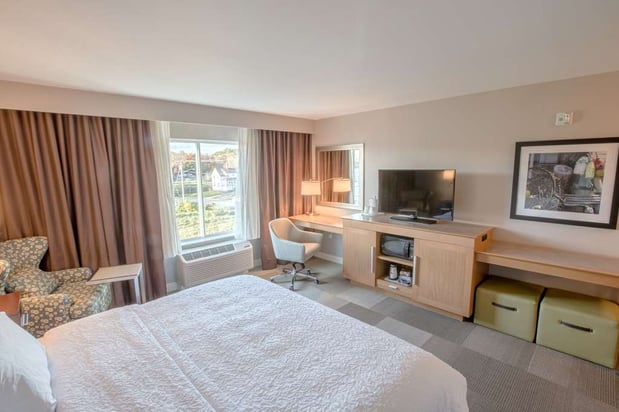 Images Hampton Inn Amesbury