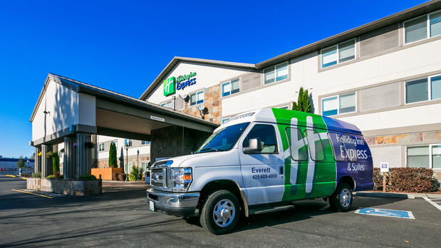 Images Holiday Inn Express & Suites Everett by IHG