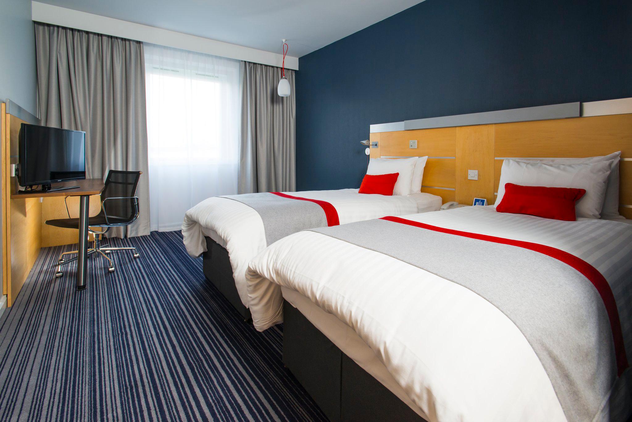 Holiday Inn Express London - Epsom Downs, an IHG Hotel Surrey 01372 755200