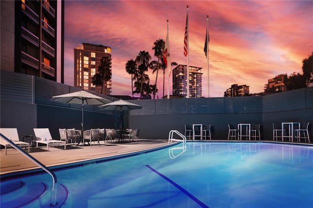 Images The DEXTRO Little Italy, BW Premier Collection