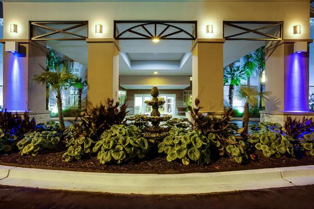 Images Holiday Inn Express & Suites Charleston-Ashley Phosphate, an IHG Hotel