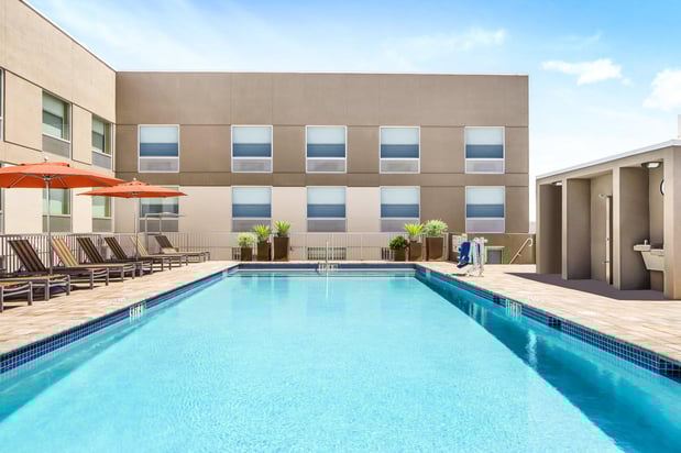 Images Holiday Inn Express Ft. Lauderdale Cruise-Airport by IHG