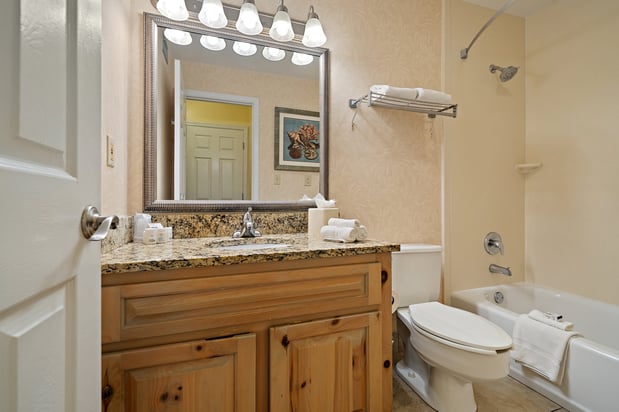 Images Holiday Inn & Suites Clearwater Beach S-Harbourside by IHG