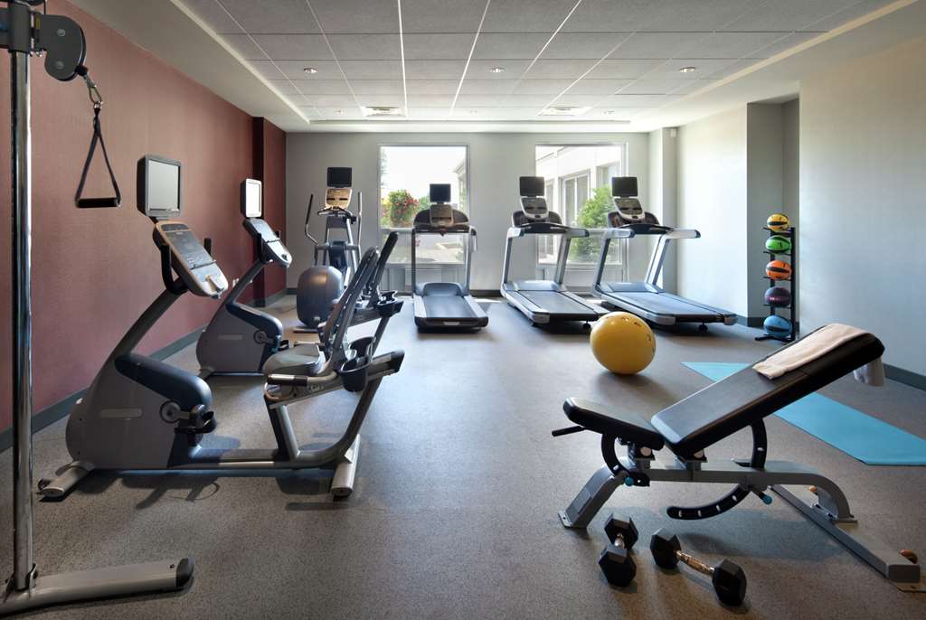 Health club  fitness center  gym Hilton Garden Inn Montreal Airport Montreal (514)788-5120
