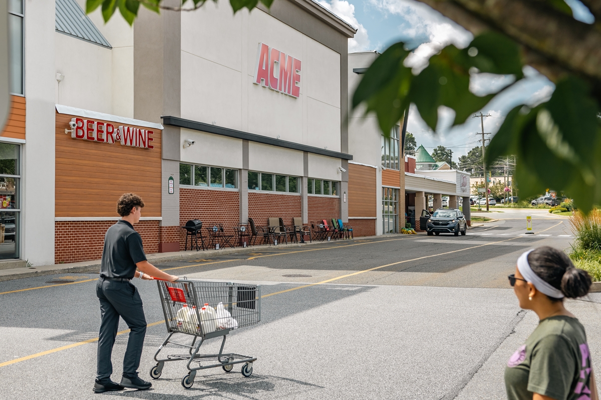 Newtown Square Shopping Center