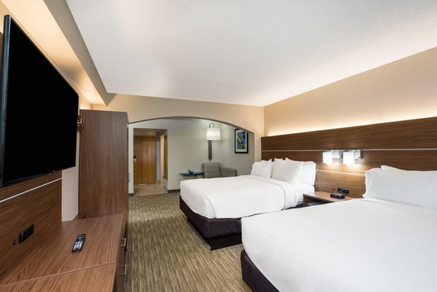 Images Holiday Inn Express & Suites Louisville East by IHG