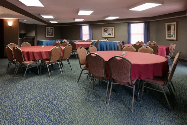 Images Holiday Inn Dubuque/Galena by IHG