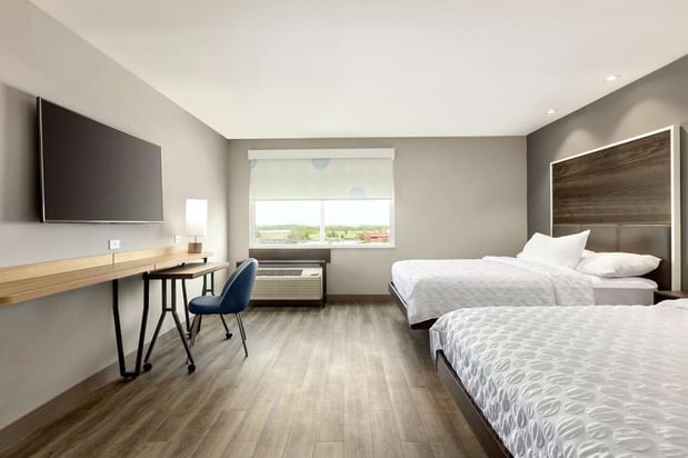 Images Tru by Hilton Wichita Northeast