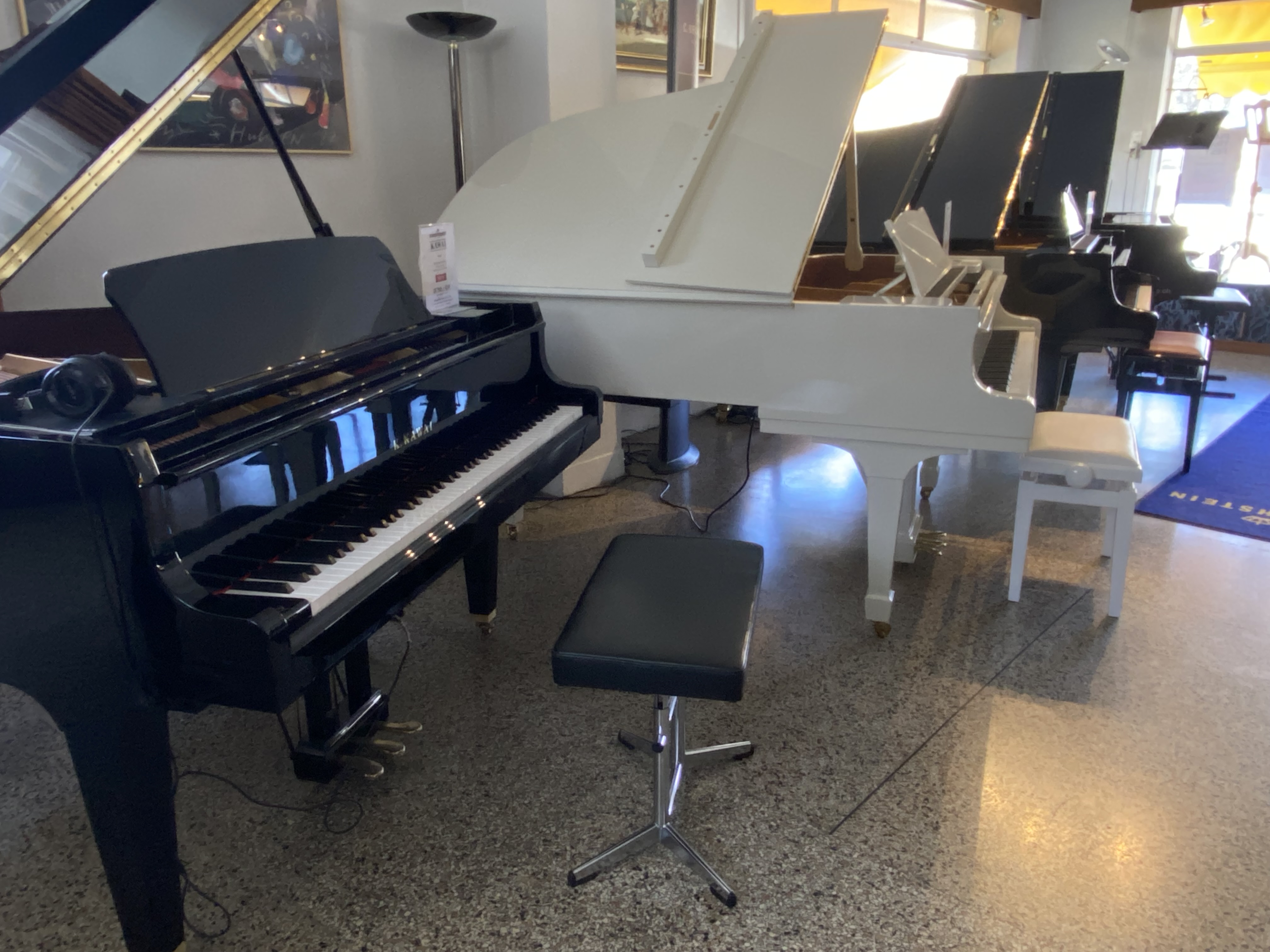 Bilder Heutschi Piano AG