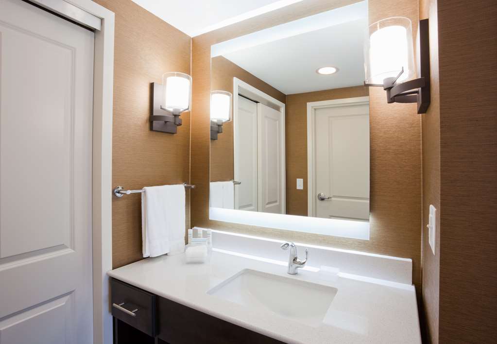 Guest room bath Homewood Suites by Hilton Davenport Davenport (563)344-4750