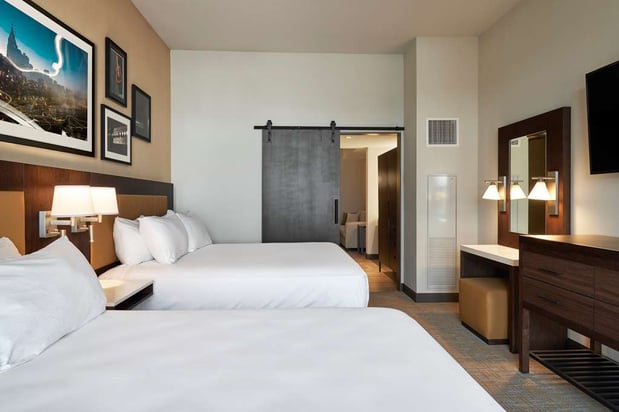 Images Embassy Suites by Hilton Nashville Downtown