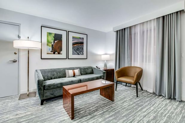 Images Embassy Suites by Hilton Louisville East