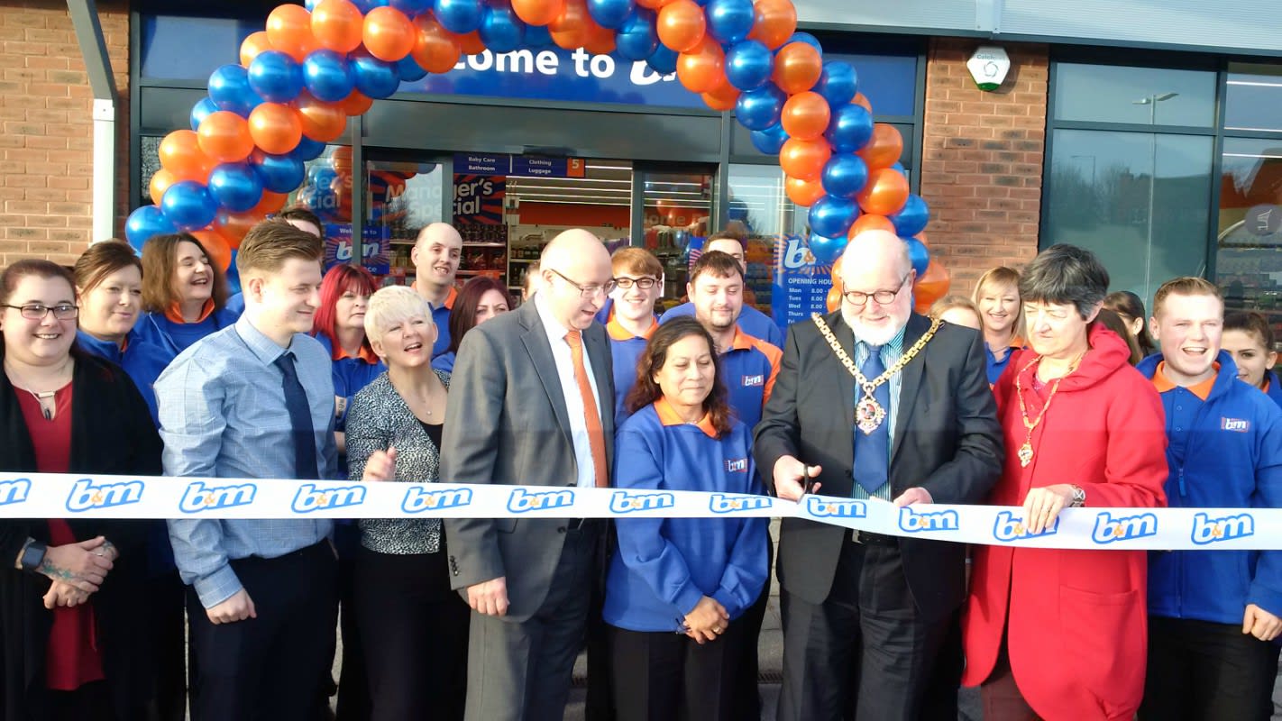 B&M's new store in Broomhall was formally opened by Councillor Paul Denham and representatives from St. Richard’s Hospice.