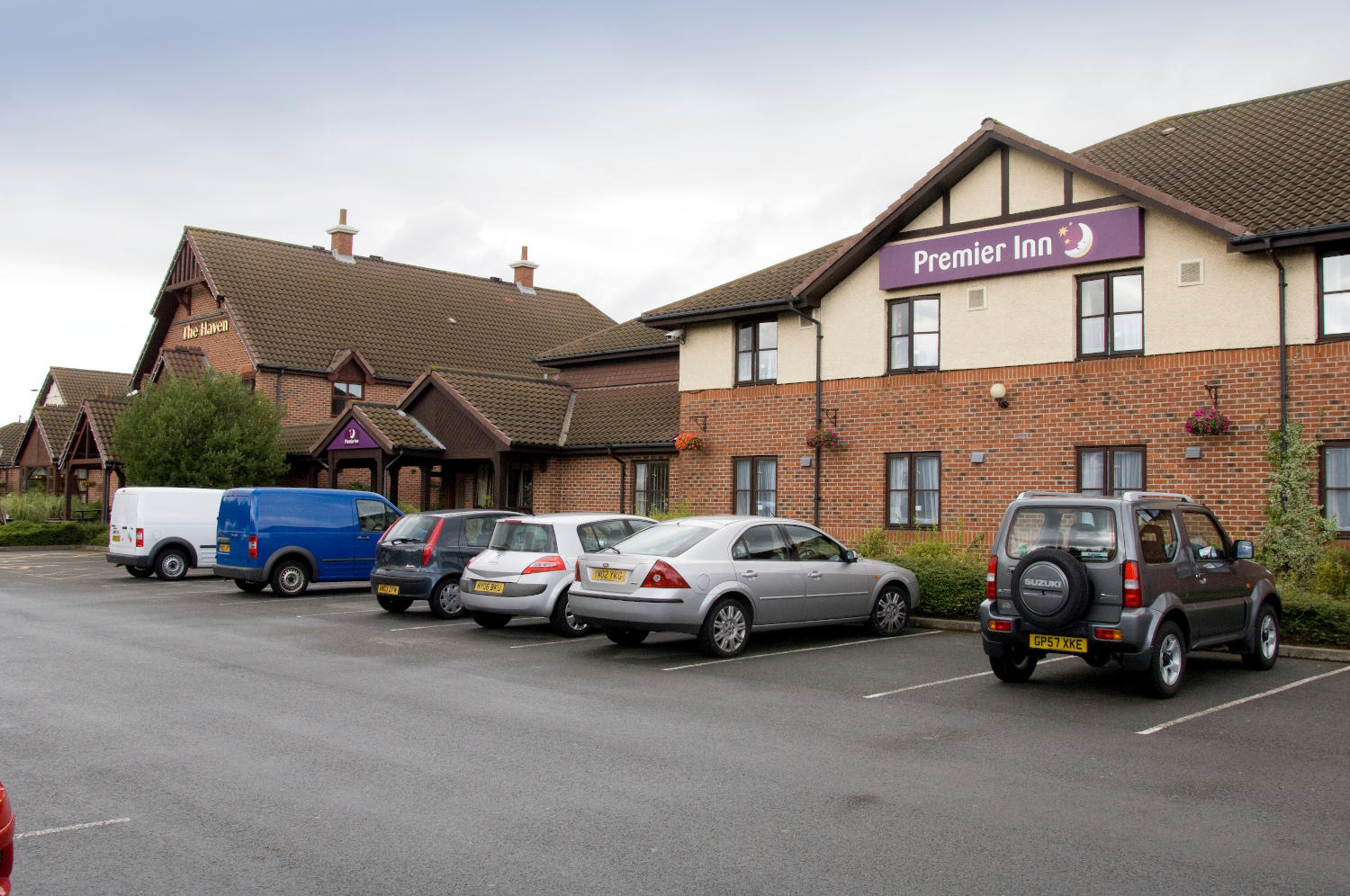 Premier Inn Grimsby hotel exterior Premier Inn Grimsby hotel Grimsby 03330 031688