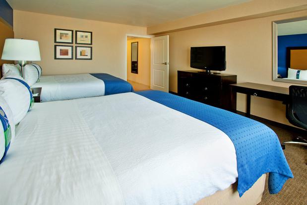 Images Holiday Inn & Suites Phoenix Airport by IHG