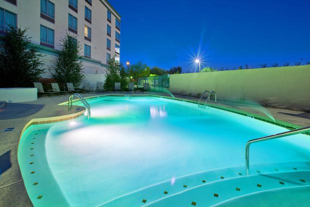 Images Holiday Inn & Suites Phoenix Airport by IHG