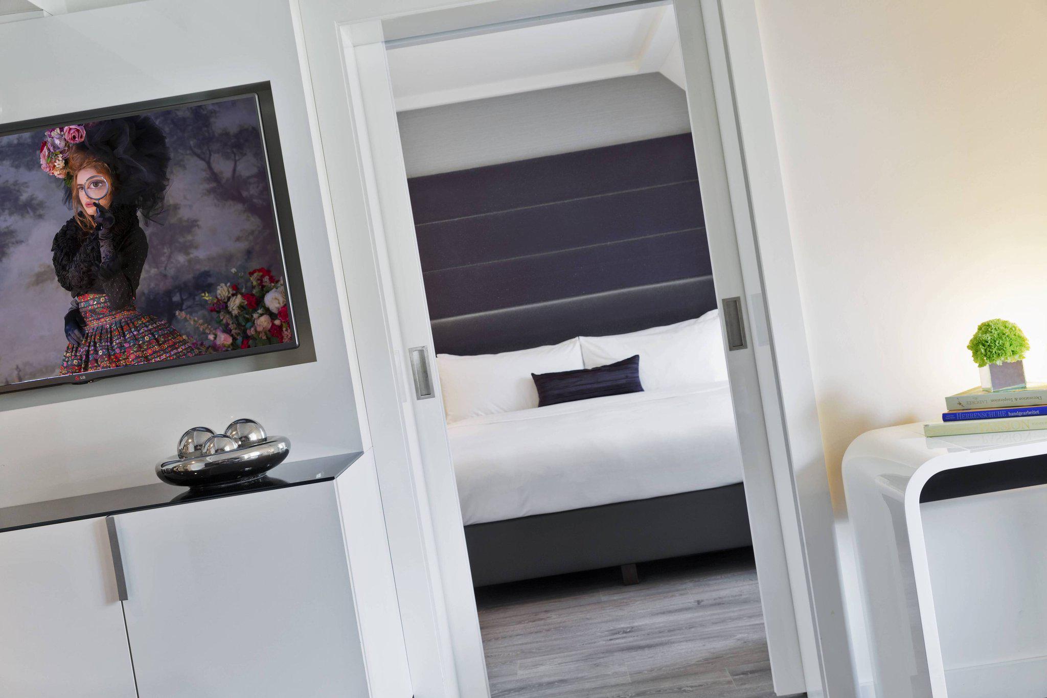 Renaissance Wien Hotel, Linke Wienzeile/Ullmannstrasse 71 in Vienna