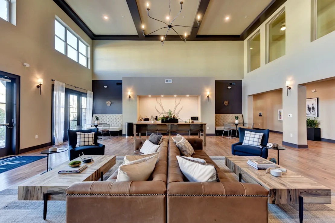 Clubhouse Kitchen and Lounge