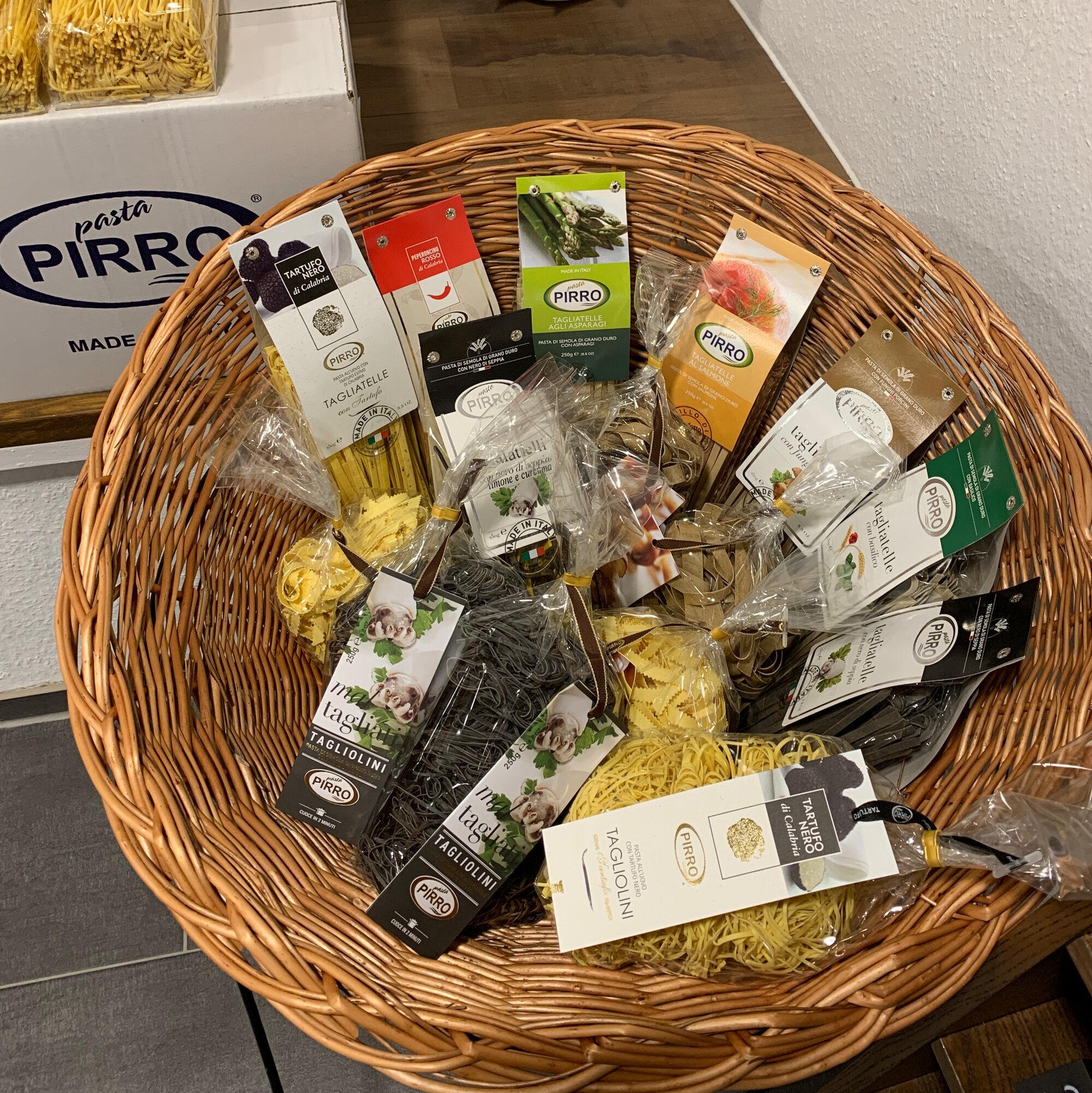 Feinkost & Weinbar Rossano, Pforzheimer Straße 27 in Rutesheim