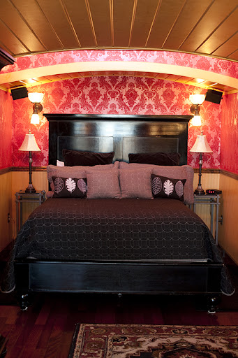 Chico Hot Springs Resort & Day Spa Image