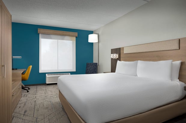 Images Holiday Inn Express & Suites Greensboro - Airport Area by IHG