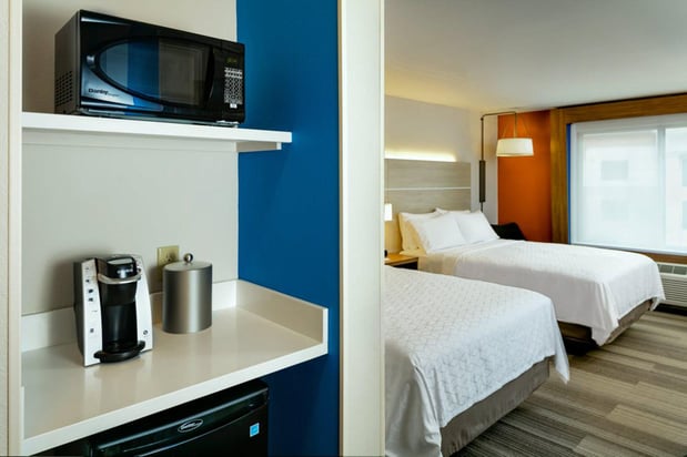 Images Holiday Inn Express & Suites Medford by IHG
