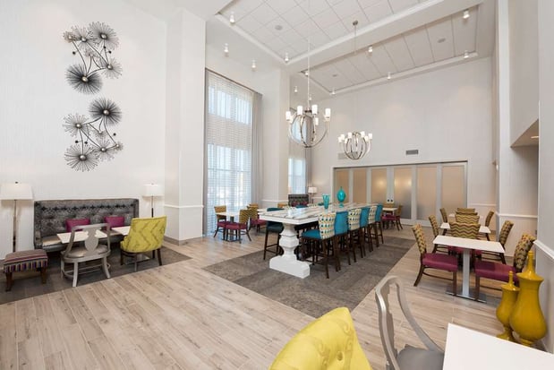 Images Hampton Inn & Suites Chicago Schaumburg
