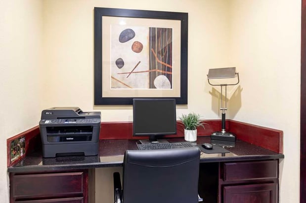 Images Best Western Plus Pratt