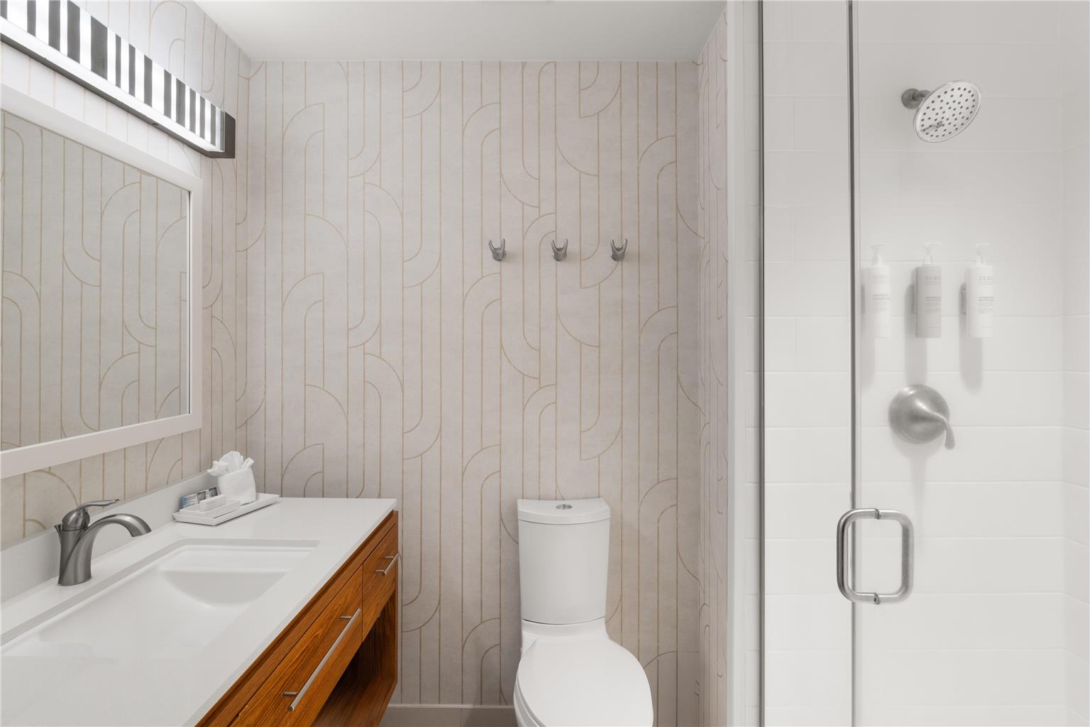 Guest room bath