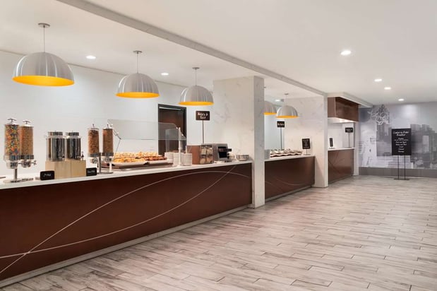 Images Embassy Suites by Hilton Atlanta Airport